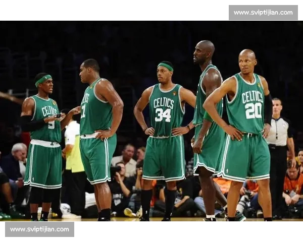 热火对决凯尔特人经典集锦回顾攻防拉满高潮不断巨星对飙季后赛氛围炸裂