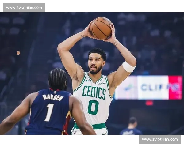 凯尔特人对决尼克斯焦点之战季后赛格局走向引热议东部强强碰撞胜负悬念升级